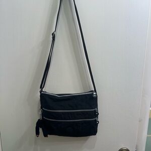 Kipling Zippered Crossbody Bag Purse Black Nylon Travel Everyday
Casual